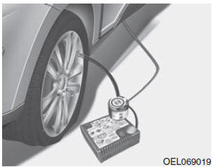 Foratura di un pneumatico (con TireMobilityKit)